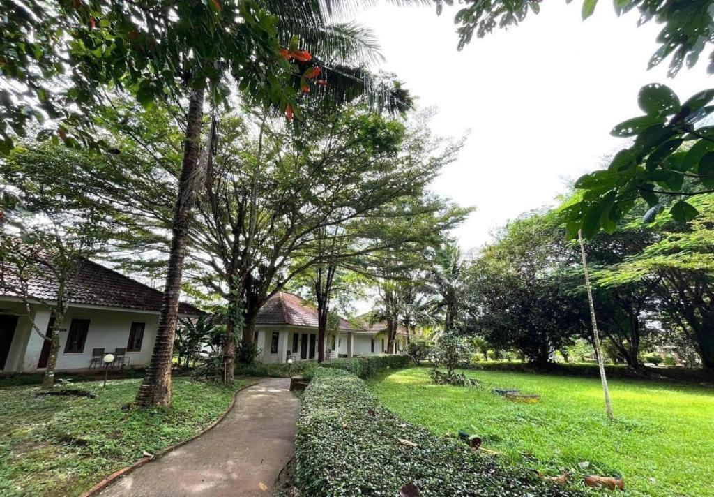 บ้าน เชิงเขา รีสอร์ท ระนอง ภายนอก รูปภาพ