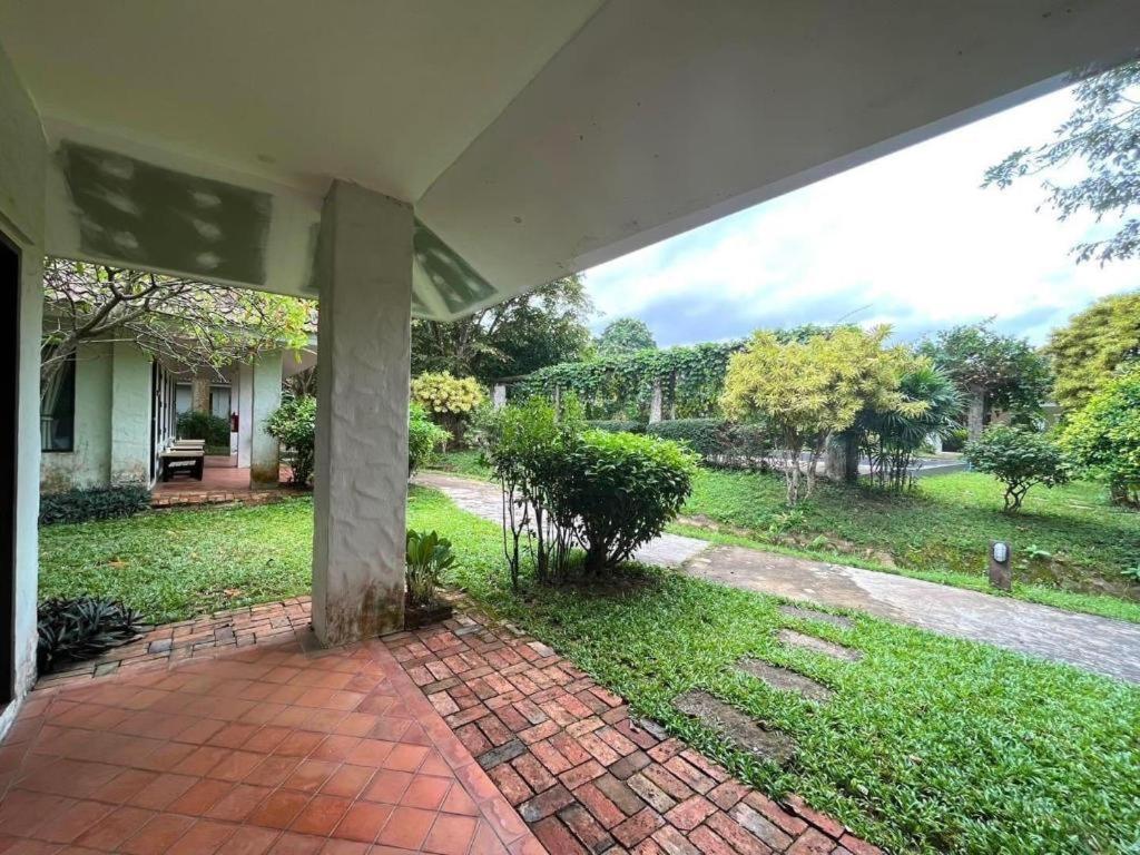 บ้าน เชิงเขา รีสอร์ท ระนอง ภายนอก รูปภาพ